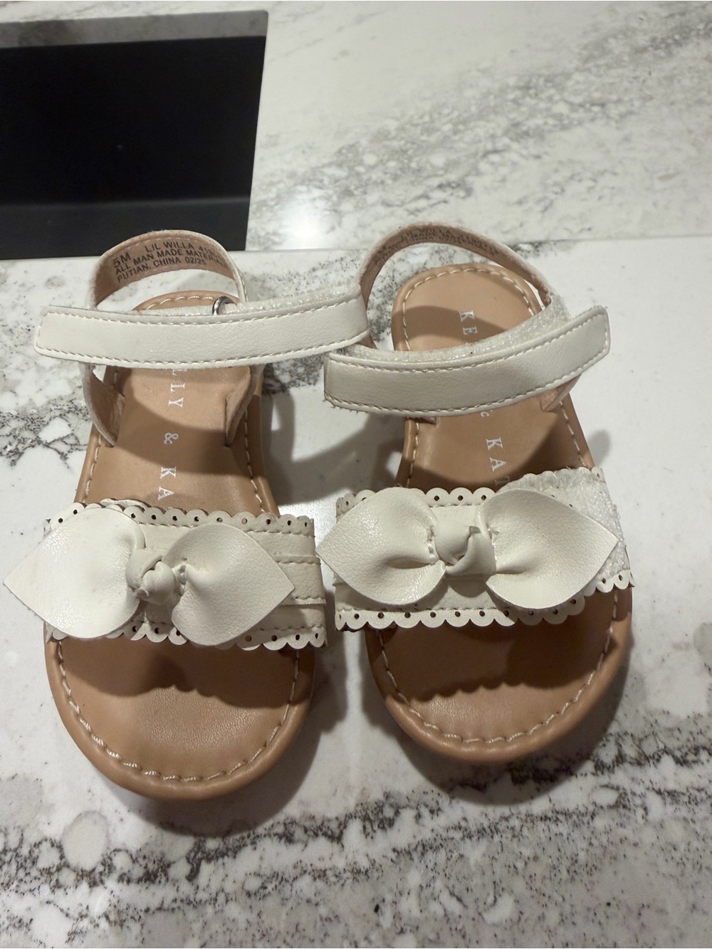 Kelly & Katie White Bow Dress Sandals for Kids